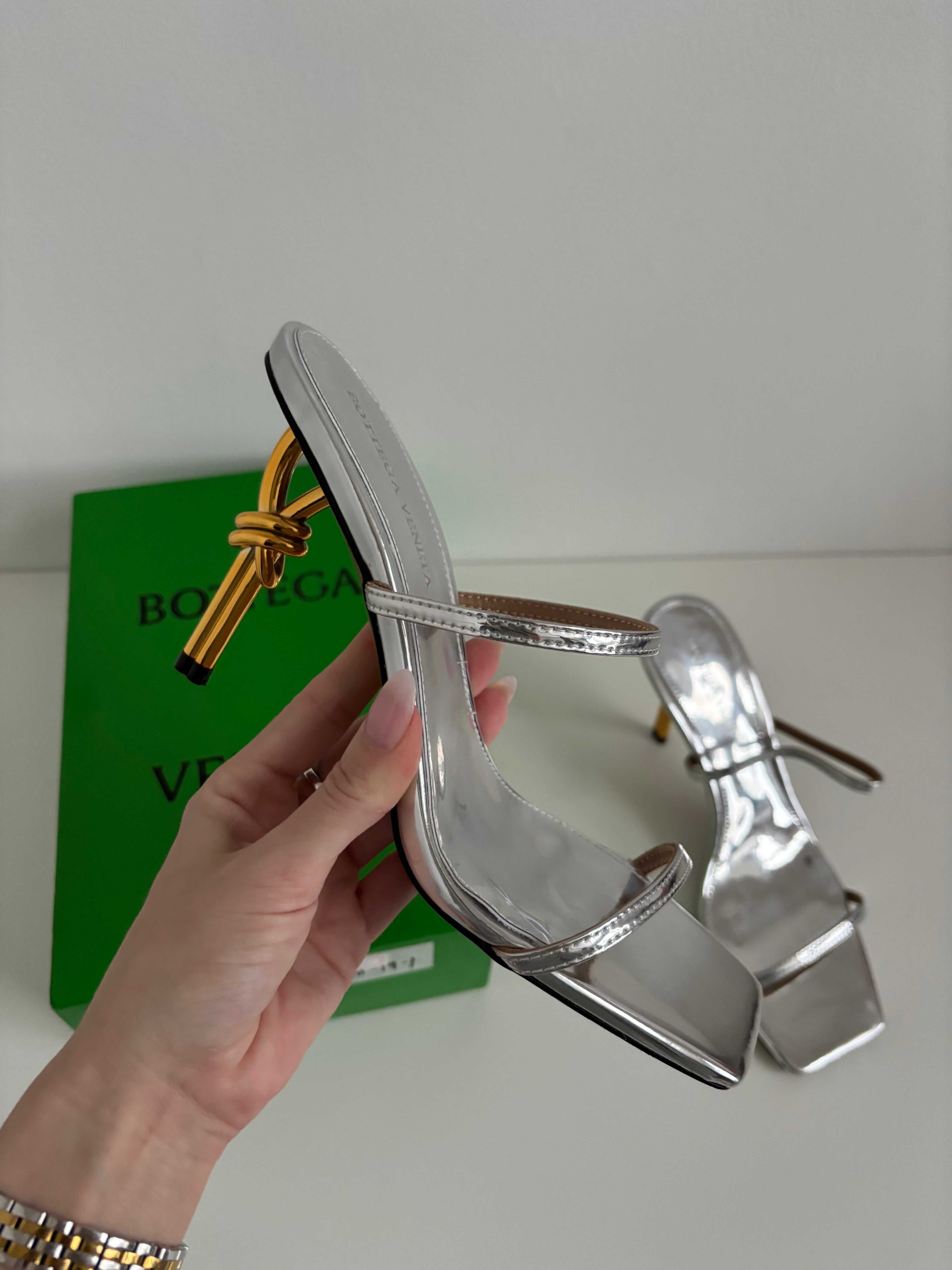 B HEELS