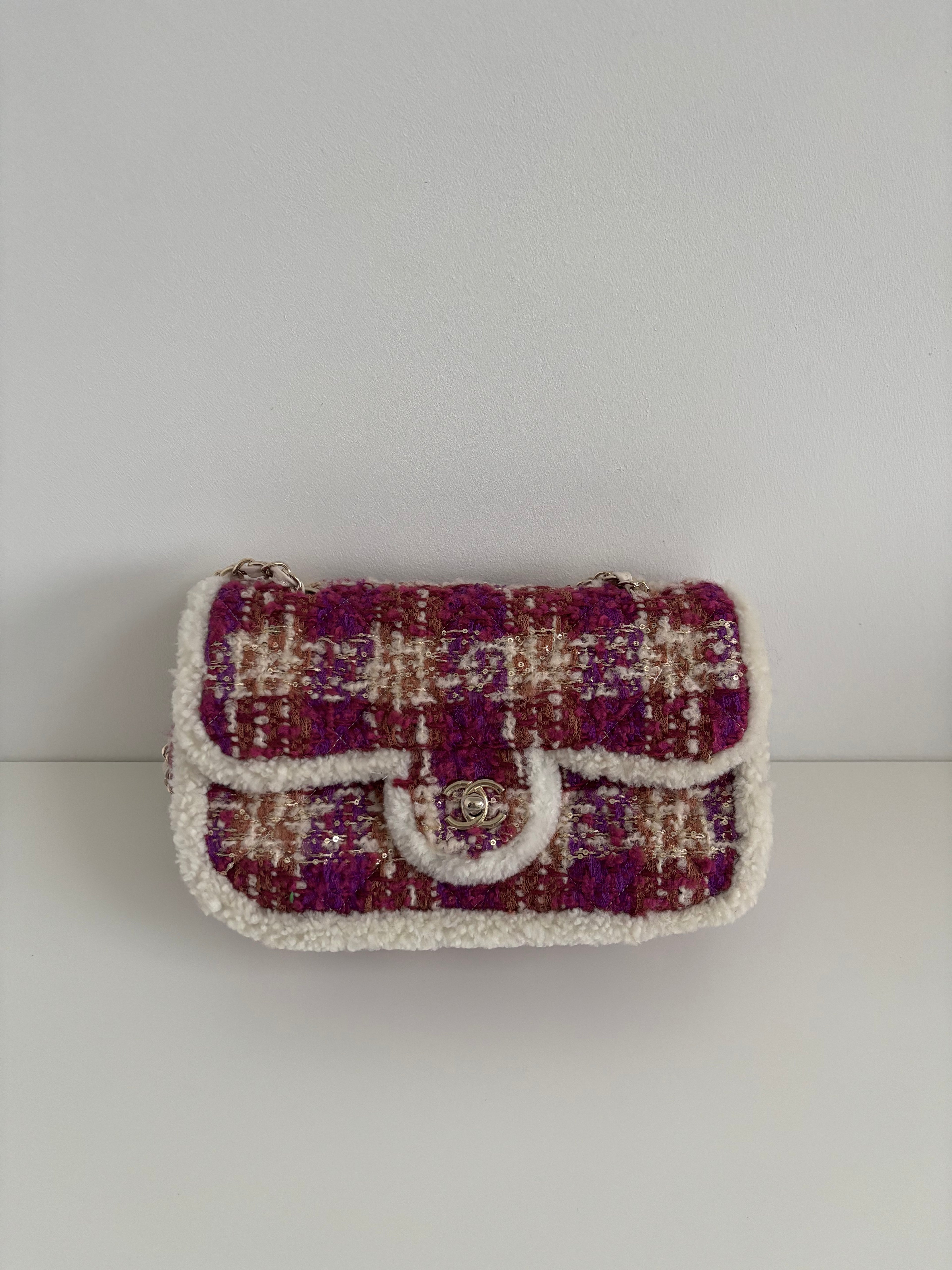 SHOULDER BAG