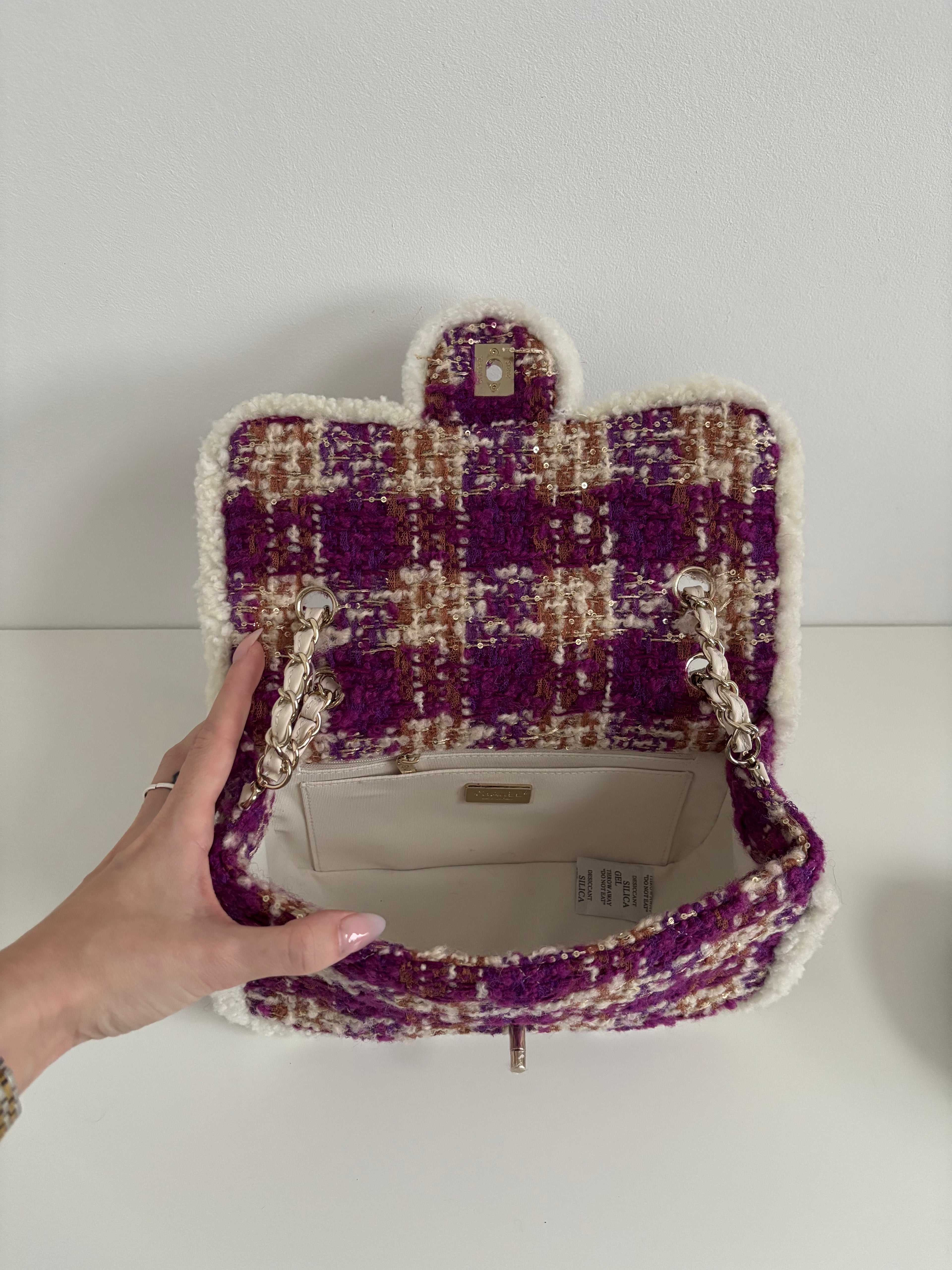 SHOULDER BAG