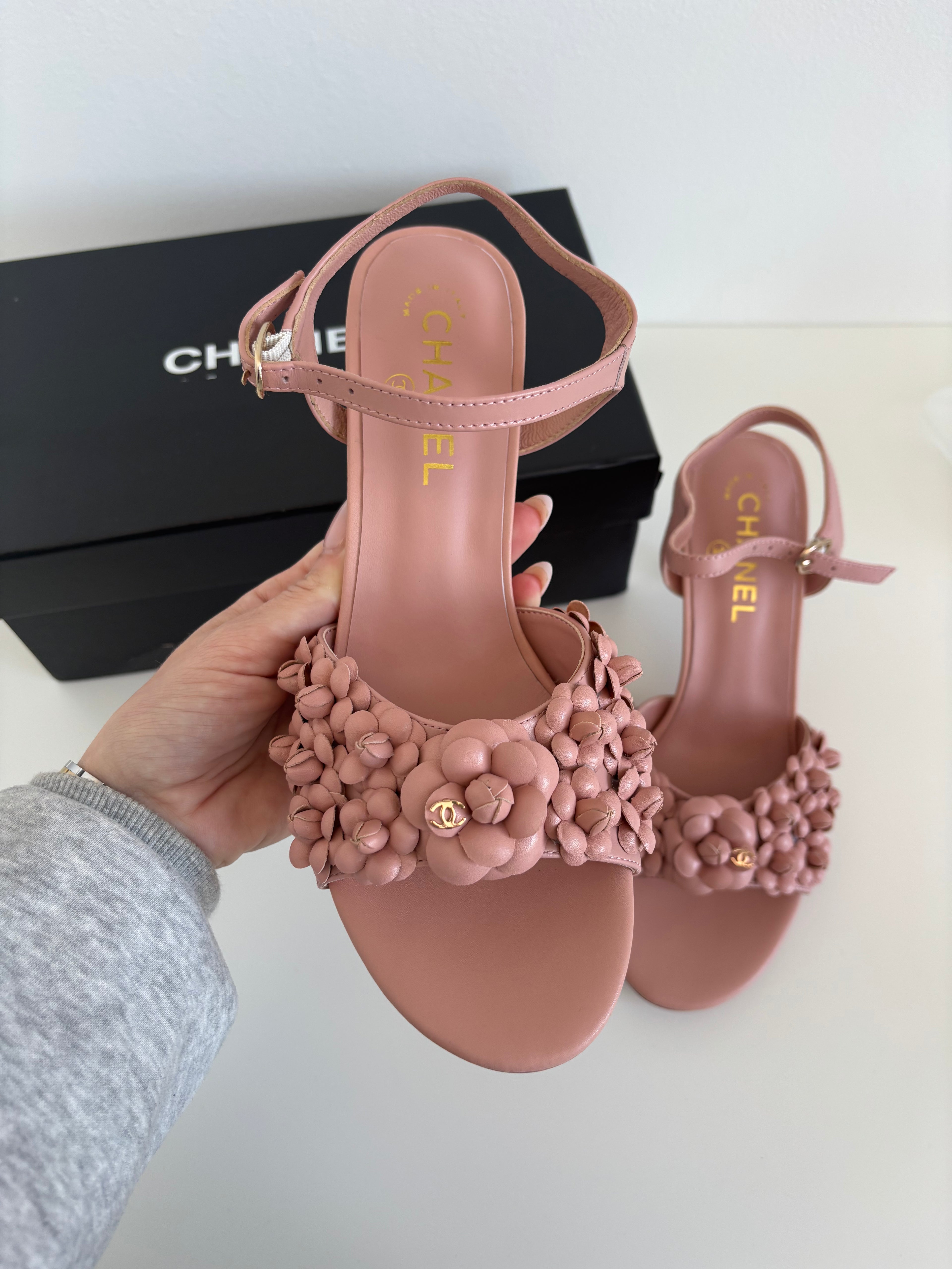 HEELS