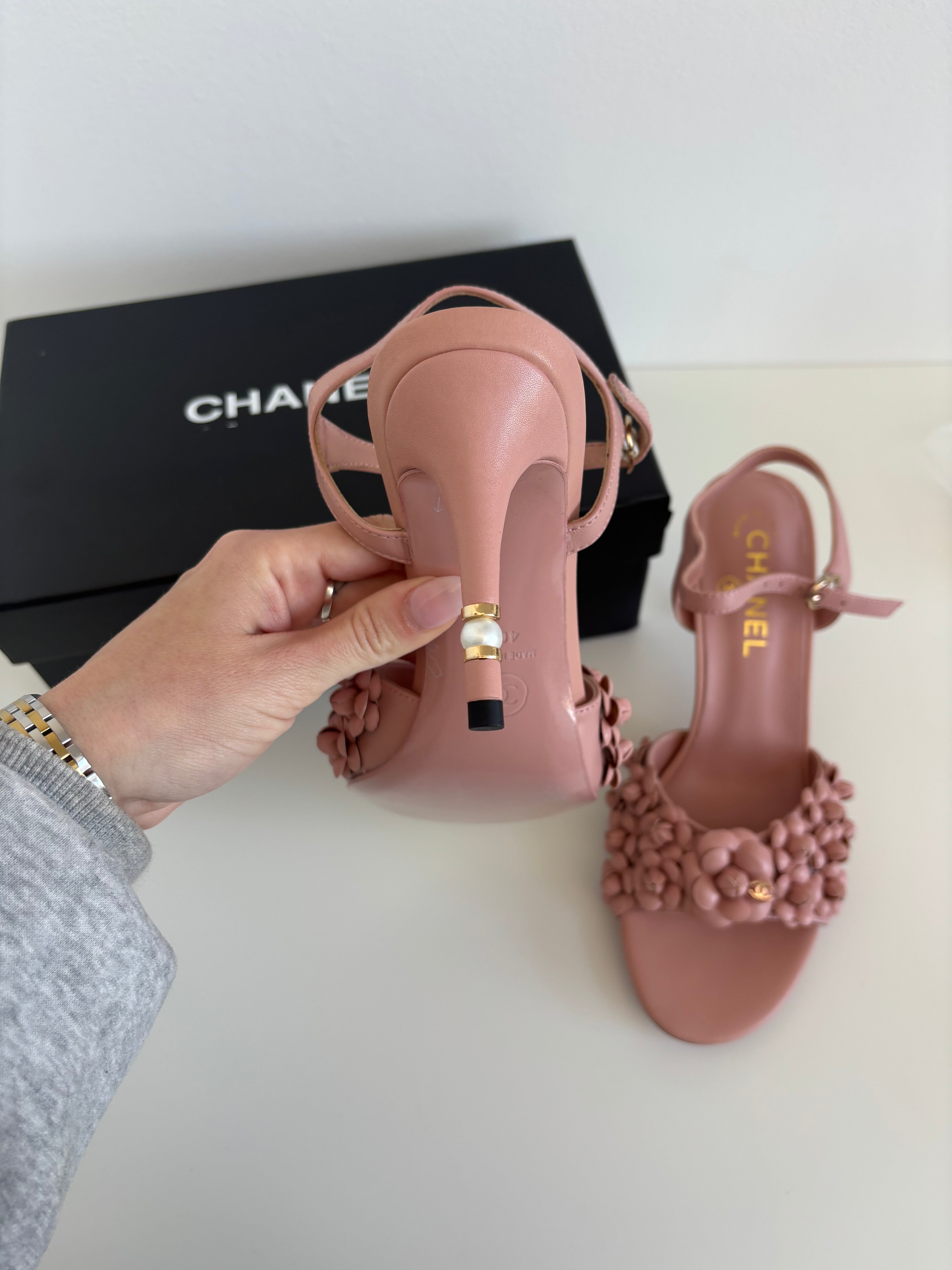 HEELS