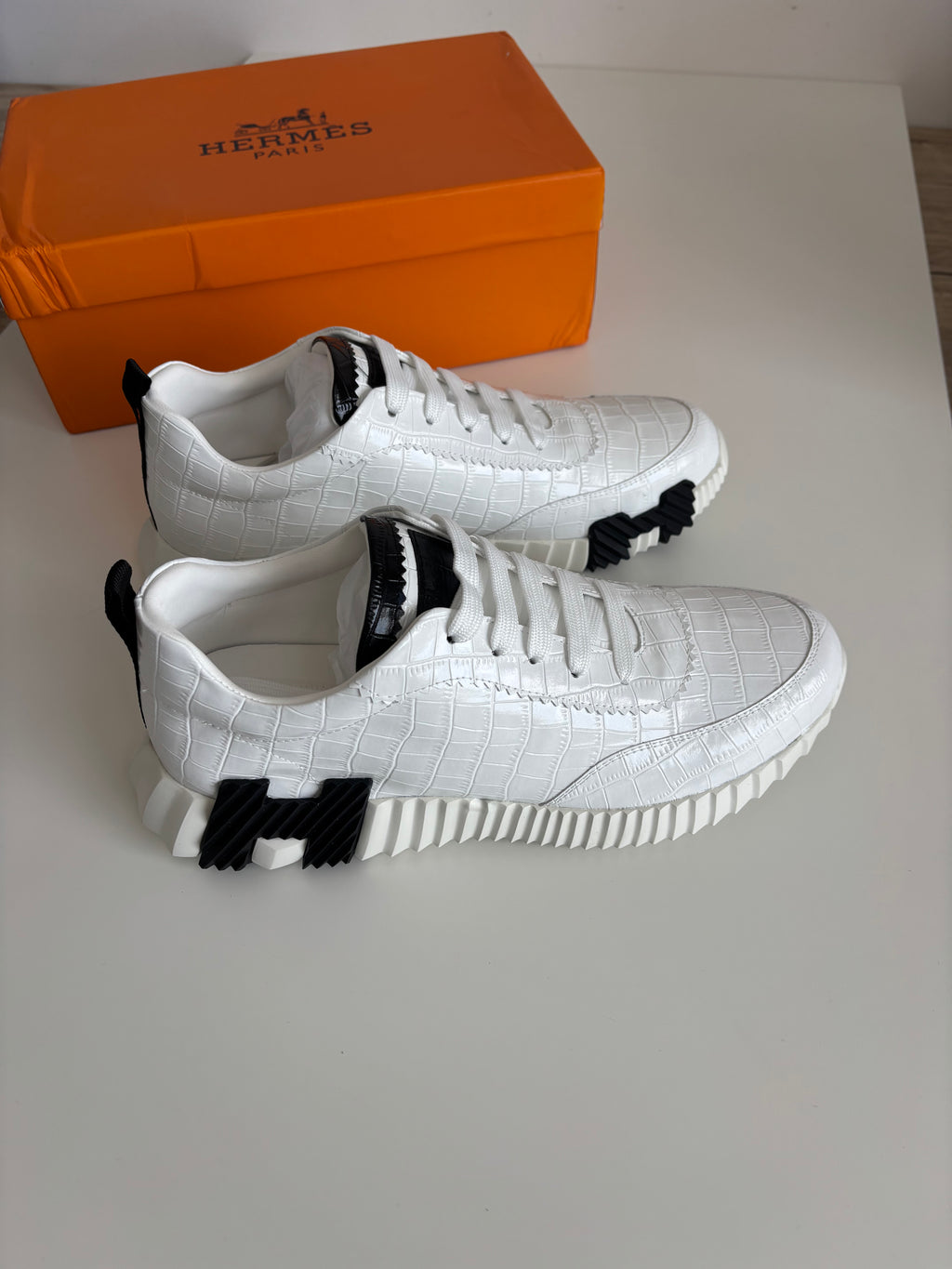 H TRAINERS