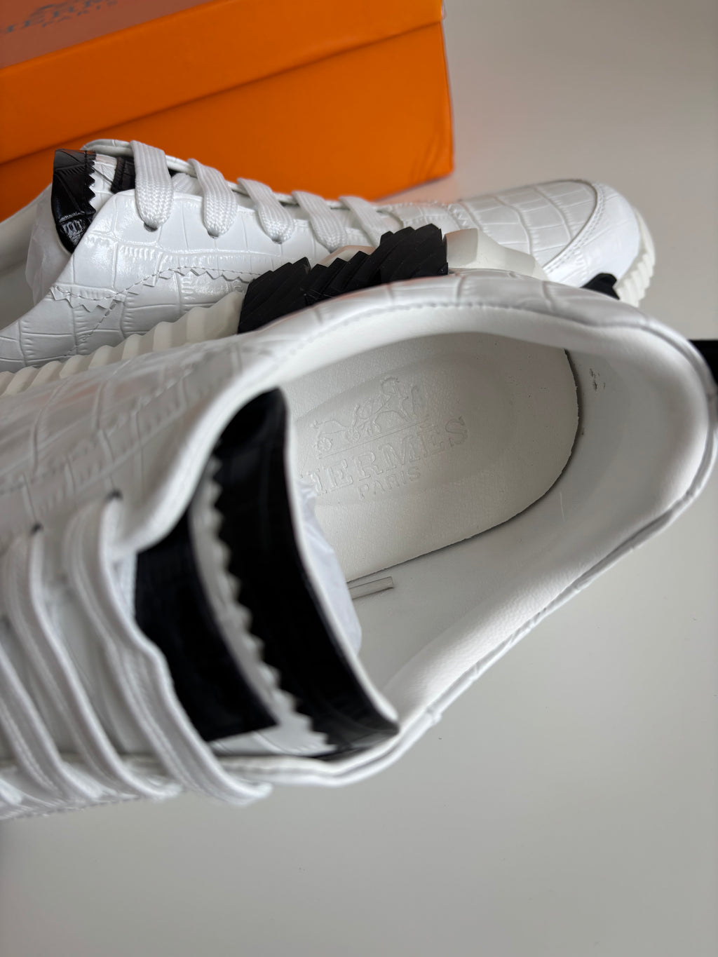 H TRAINERS