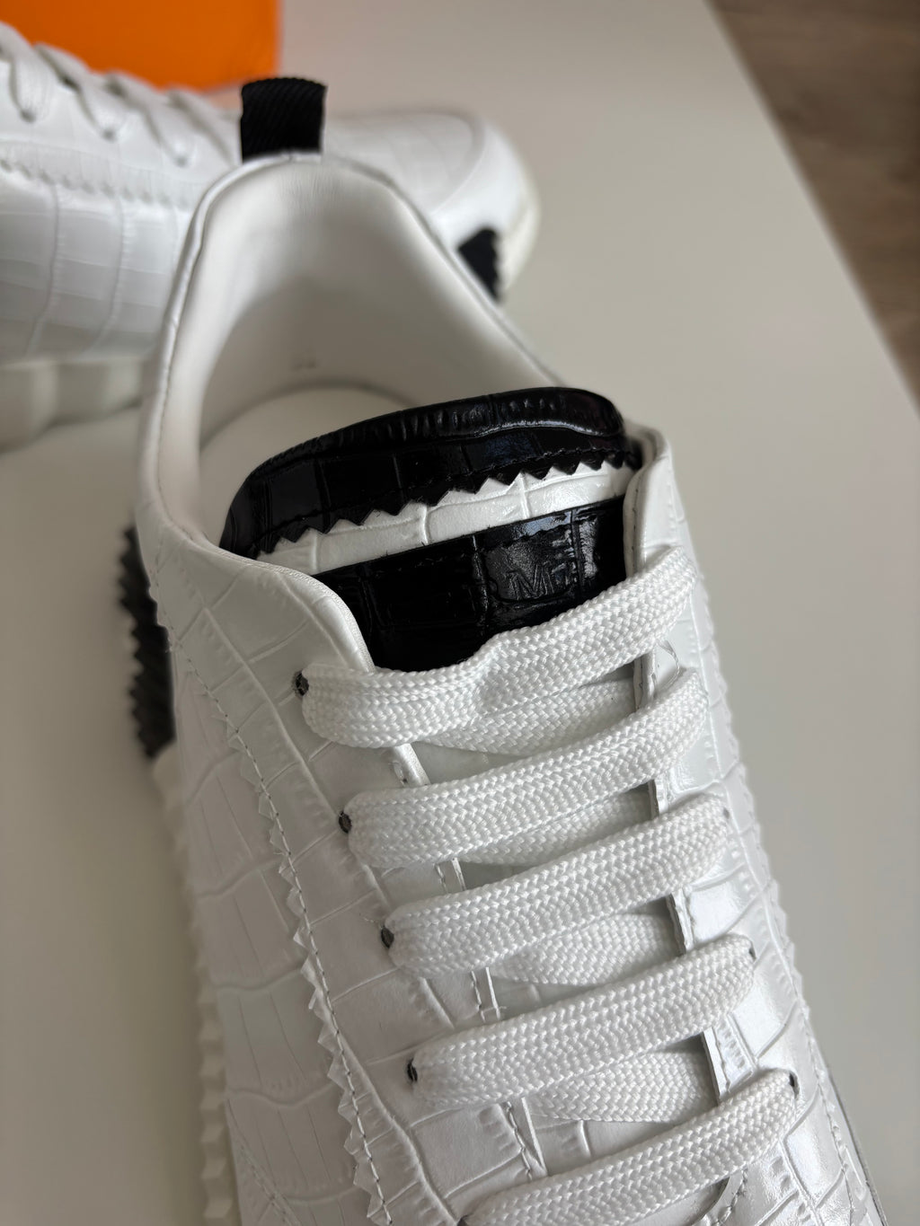 H TRAINERS