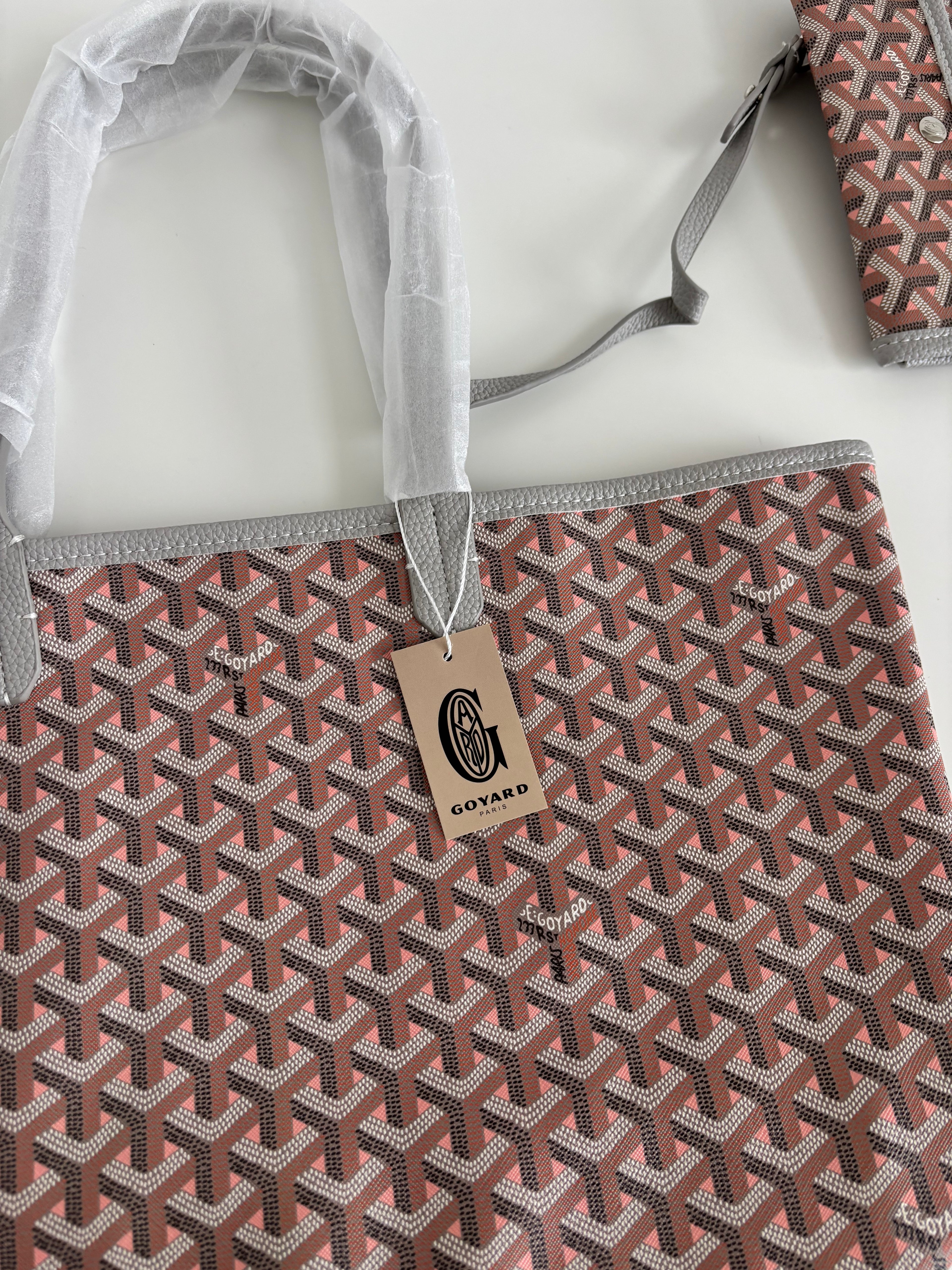Medium tote