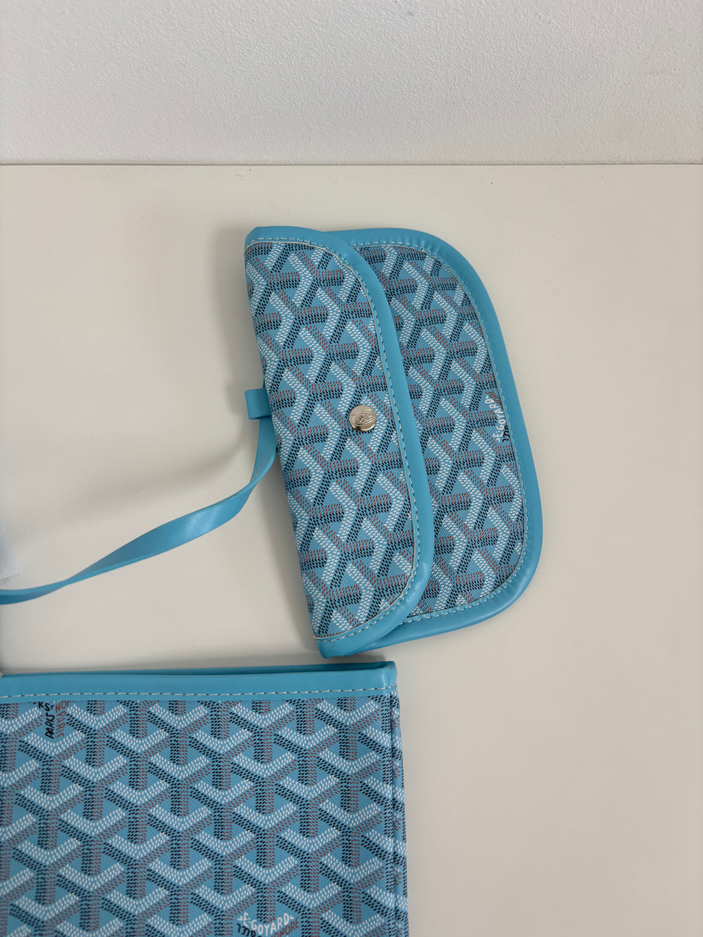 Large tote