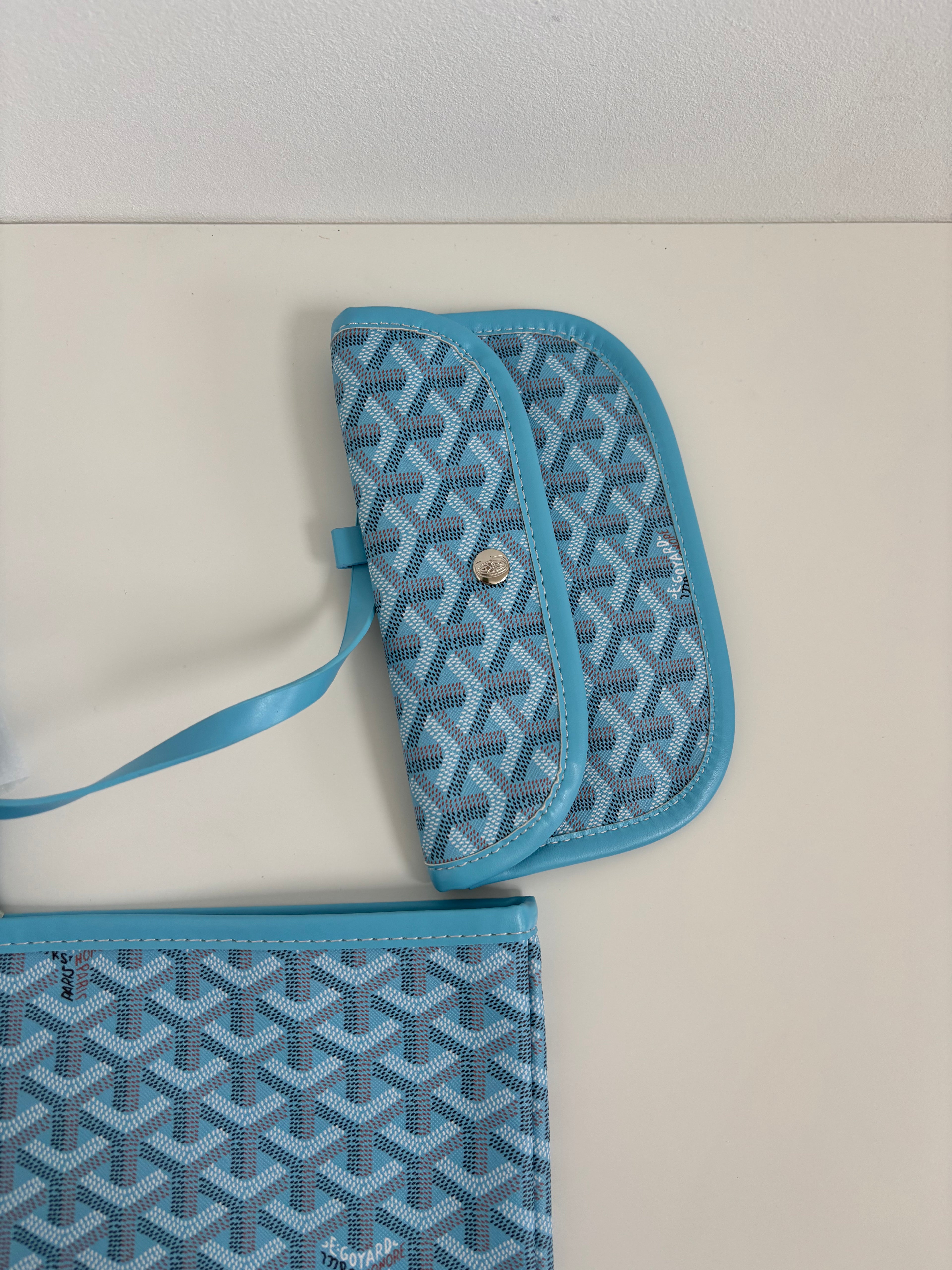 Large tote