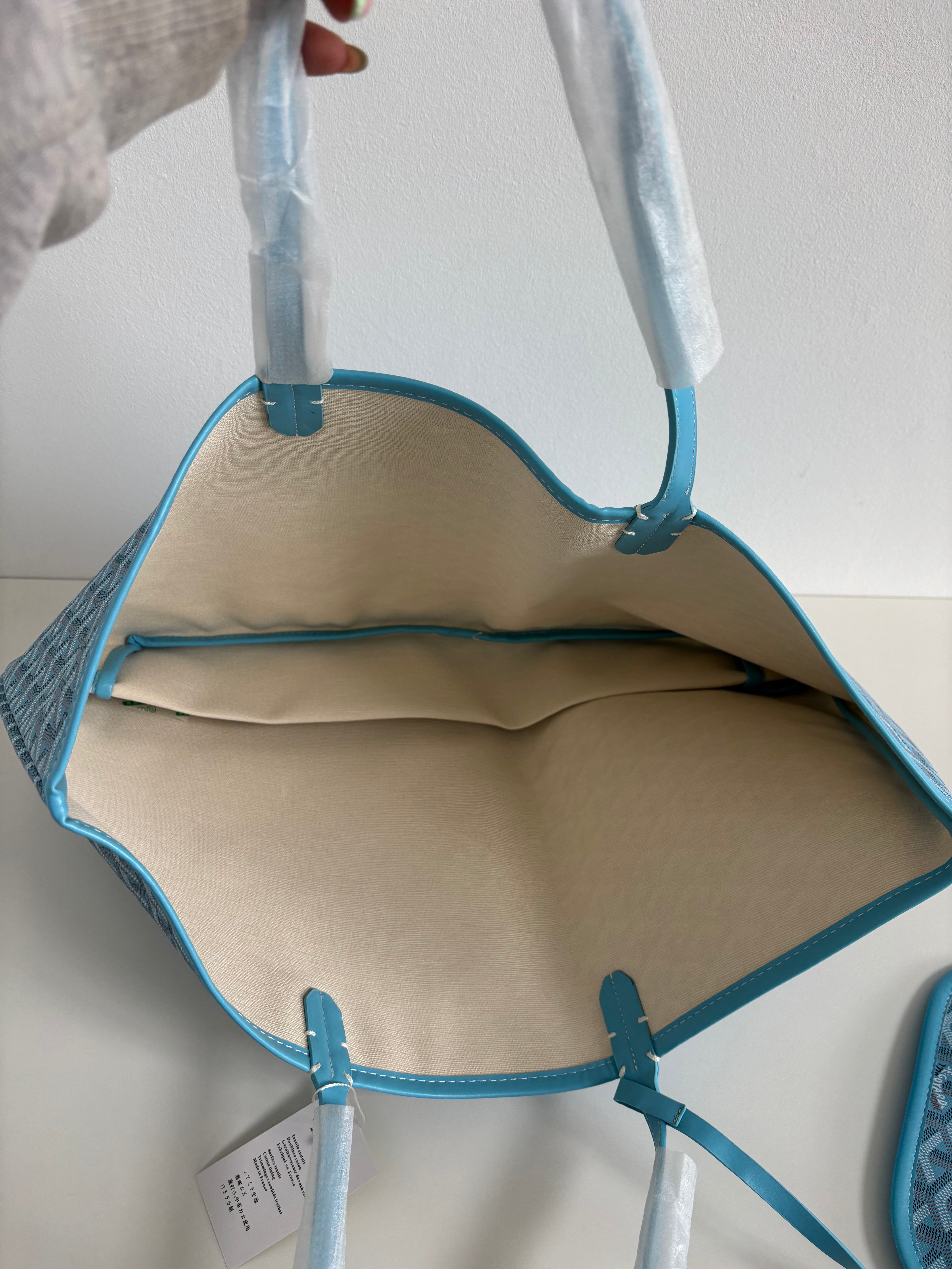 Large tote