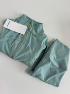 Set with gold zip